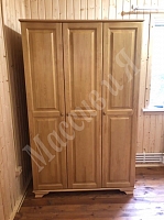 Шкаф трехстворчатый белый